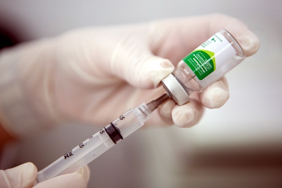 Prefeitura de Queimadas disponibiliza doses de vacina contra a Influenza para a população em geral