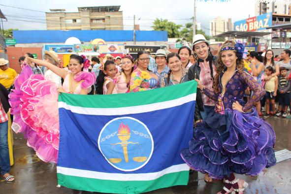 Queimadas faz bonito e ajuda Campina Grande a conquistar mais um título de “Maior Quadrilhão Junino do Mundo” 