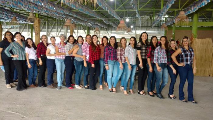 Confraternização junina em Queimadas congrega parceiros e parceiras da Rede Especial de Atenção à Mulher 