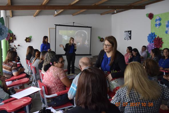 Secretaria de Educação de Queimadas reúne diretores para traçar estratégias de reinício das aulas