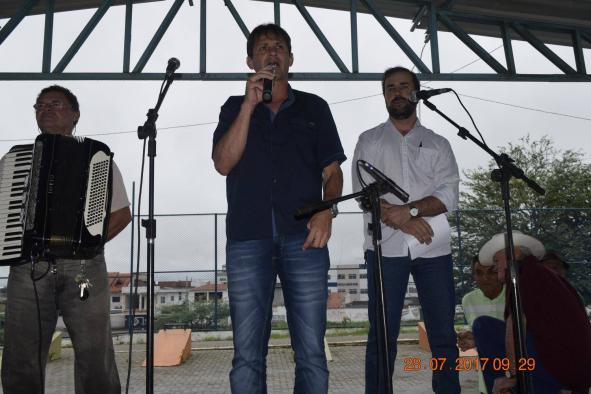 Prefeito de Queimadas reafirma compromisso com agricultores do município