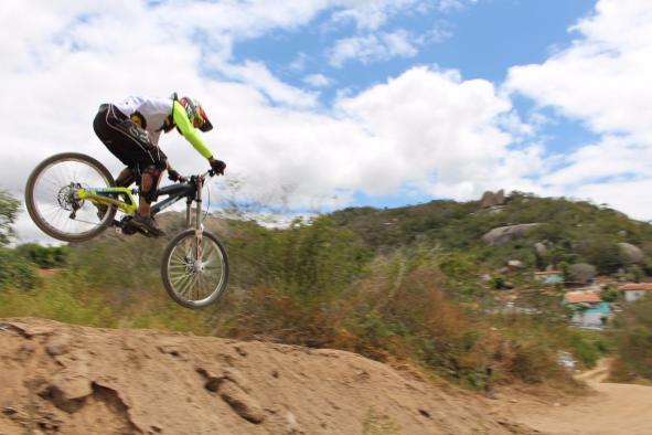 Downhill tem apoio da Prefeitura de Queimadas e realiza 3ª etapa da prova no sítio Zé Velho