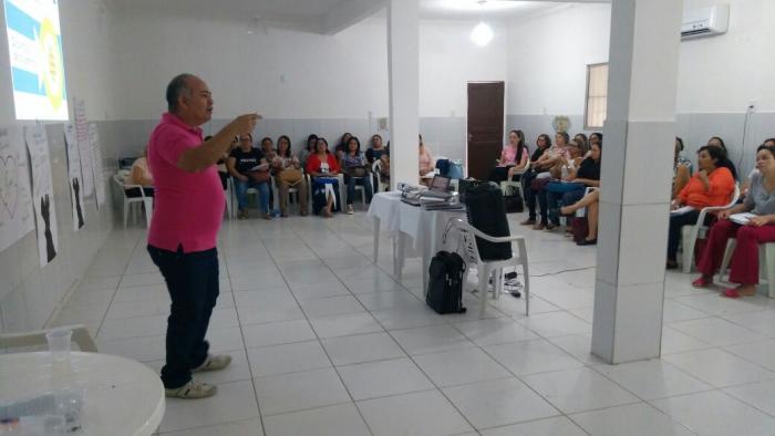 Secretaria de Educação de Queimadas promove I Formação de diretores e coordenadores para o ano letivo 2018