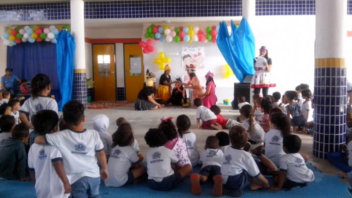 Seduc de Queimadas reúne crianças das creches municipais para comemorar o Dia do Amigo