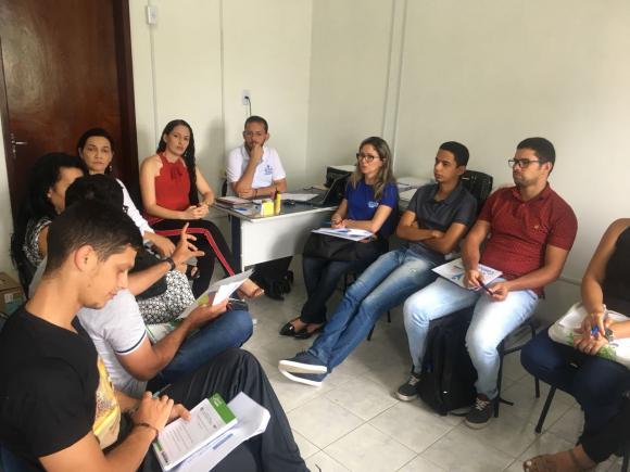 Seduc de Queimadas reúne professores para analisar resultados dos estudantes que participaram da II Olimpíada do Conhecimento