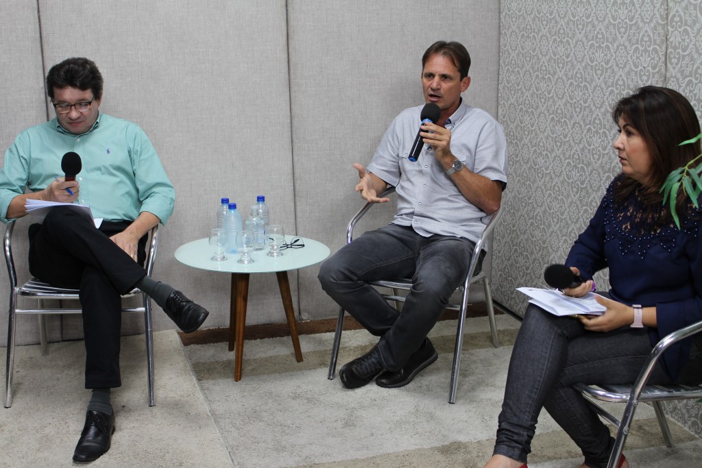 Prefeitura de Queimadas realiza live sobre as ações realizadas na pandemia e lança o "ZapSESAU"