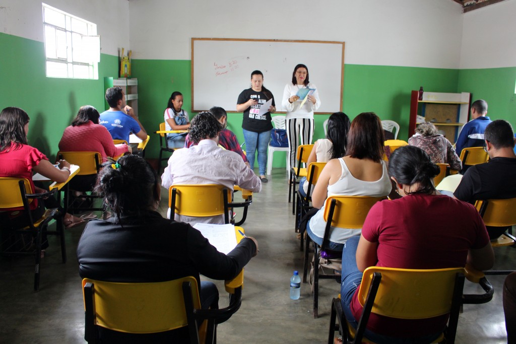 Candidatos a conselheiros tutelares de Queimadas realizam prova de conhecimentos específicos