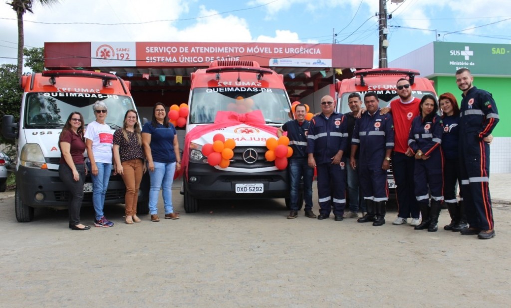 SAMU de Queimadas recebe nova ambulância de suporte básico