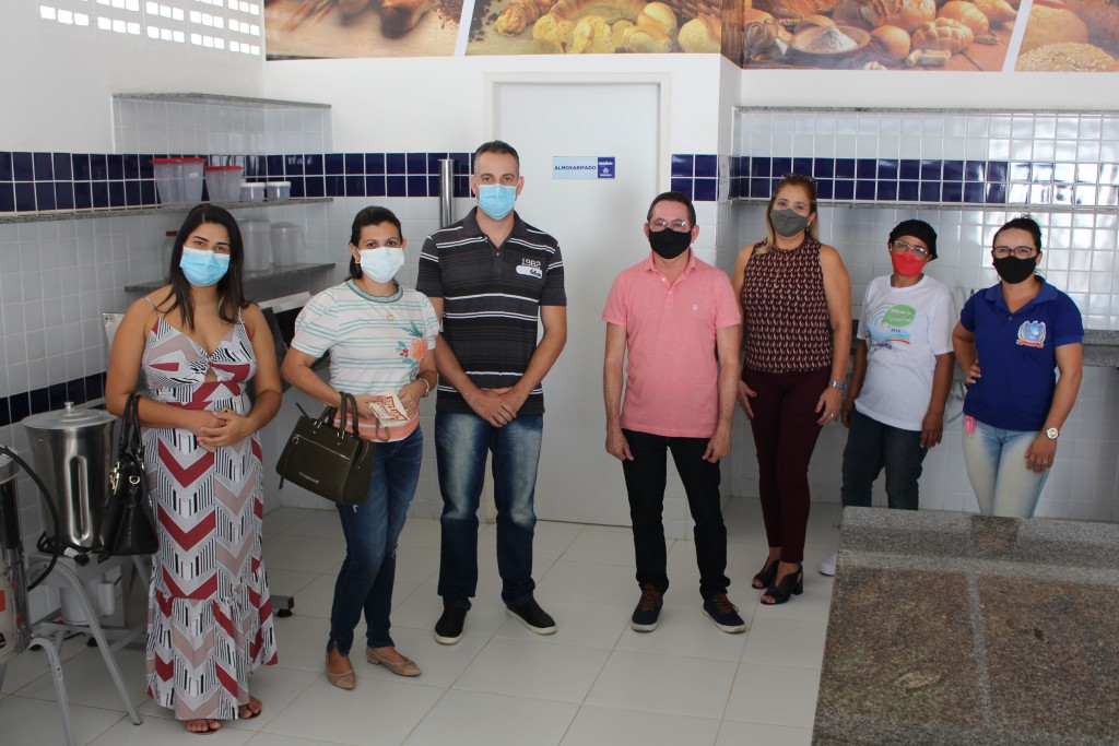 Representantes da Prefeitura de Lagoa Seca visitam Queimadas para conhecer o projeto pioneiro da Padaria Escola