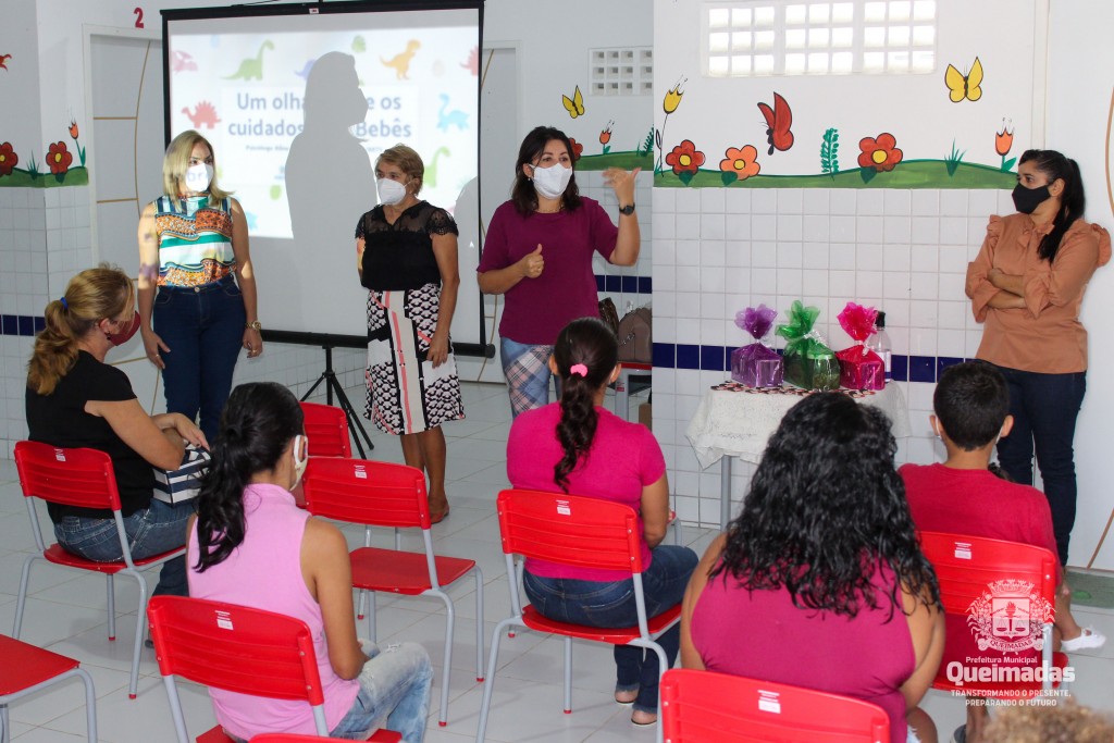 Prefeitura de Queimadas inicia ações do Projeto de Gestão Estratégica com palestra sobre cuidados na primeira infância