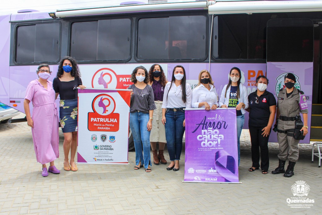 Ônibus Lilás visita o bairro do Ligeiro com ação itinerante de combate à violência contra a mulher
