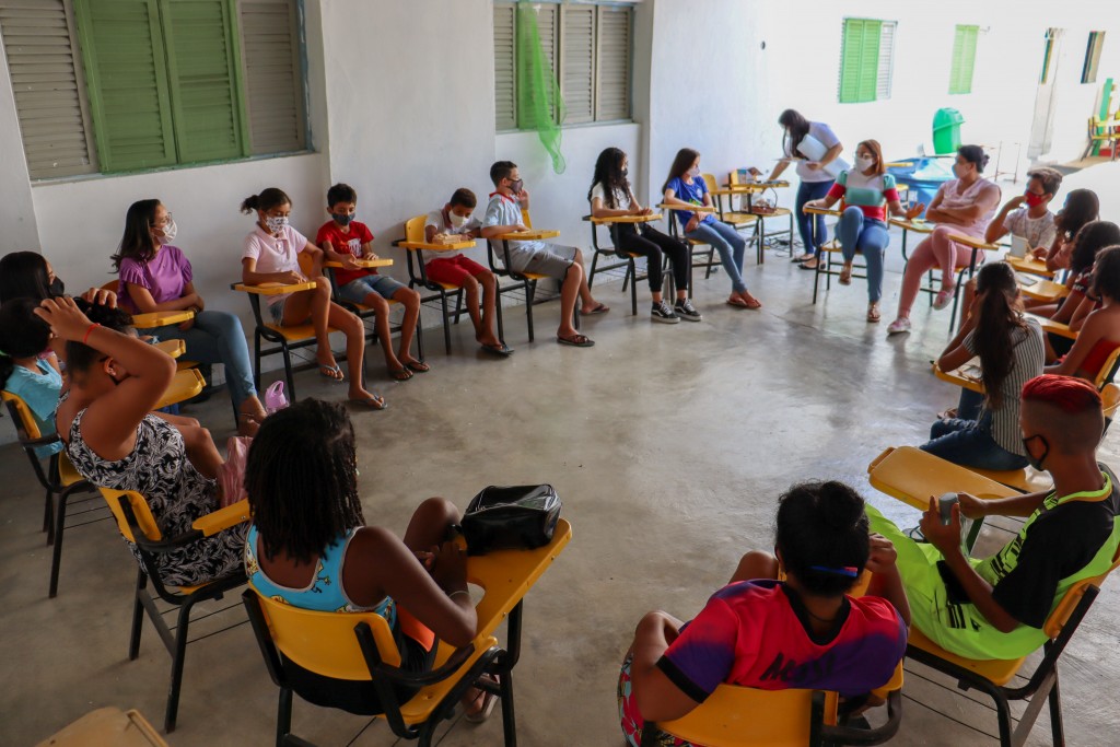 SESAU e SMDS promovem ações educativas de prevenção à gravidez na adolescência