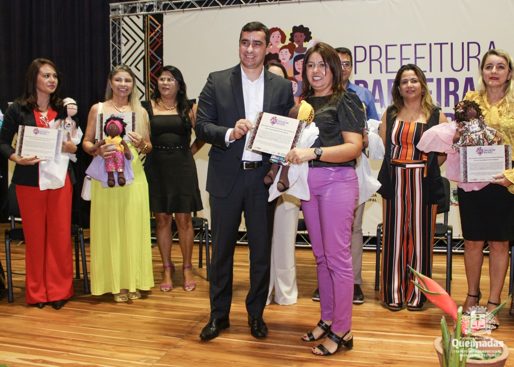 Prefeitura de Queimadas é condecorada com o Selo Social Prefeitura Parceira da Mulher
