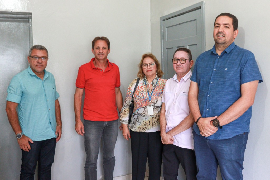 Prefeito Carlinhos de Tião firma parceria com a CDL-CG para implantação de unidade de atendimento no Mercado Público