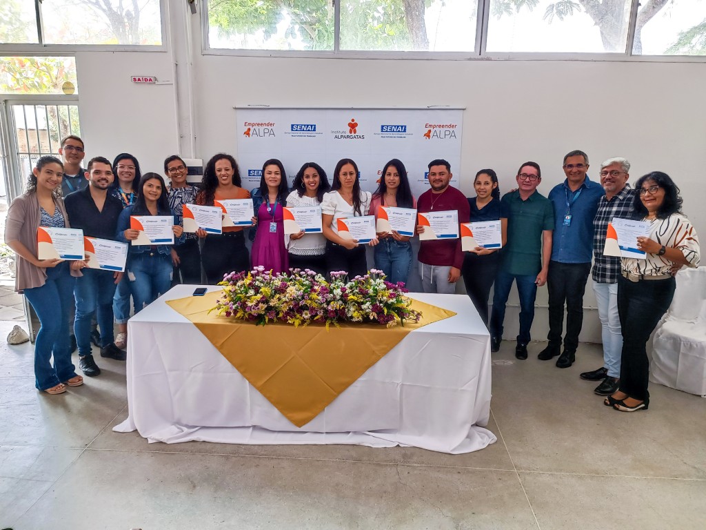 Curso de costura industrial promovido pela Prefeitura de Queimadas forma novos profissionais para o mercado de trabalho